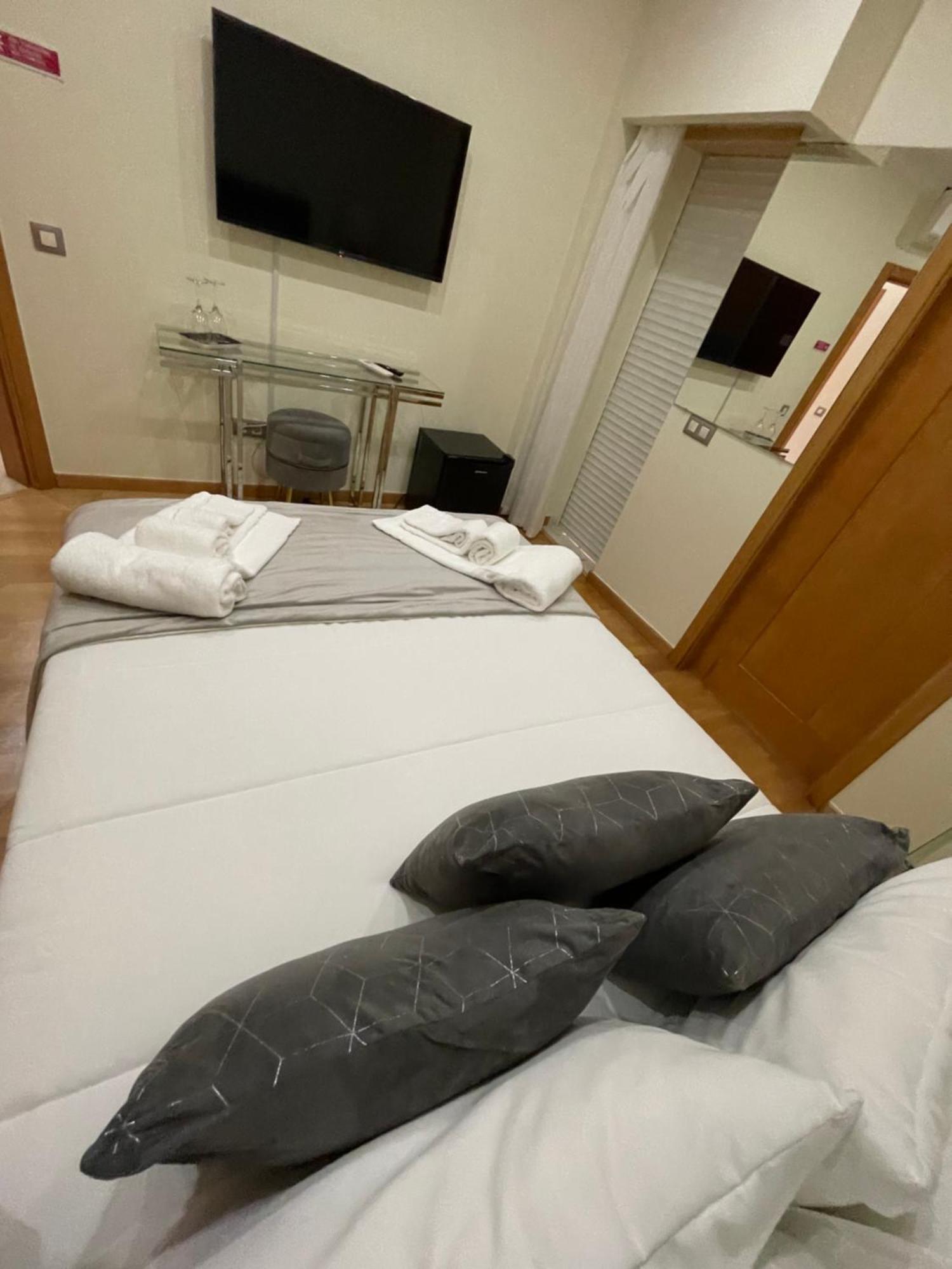 Sunny, The House - Al Hostel Faro Room photo